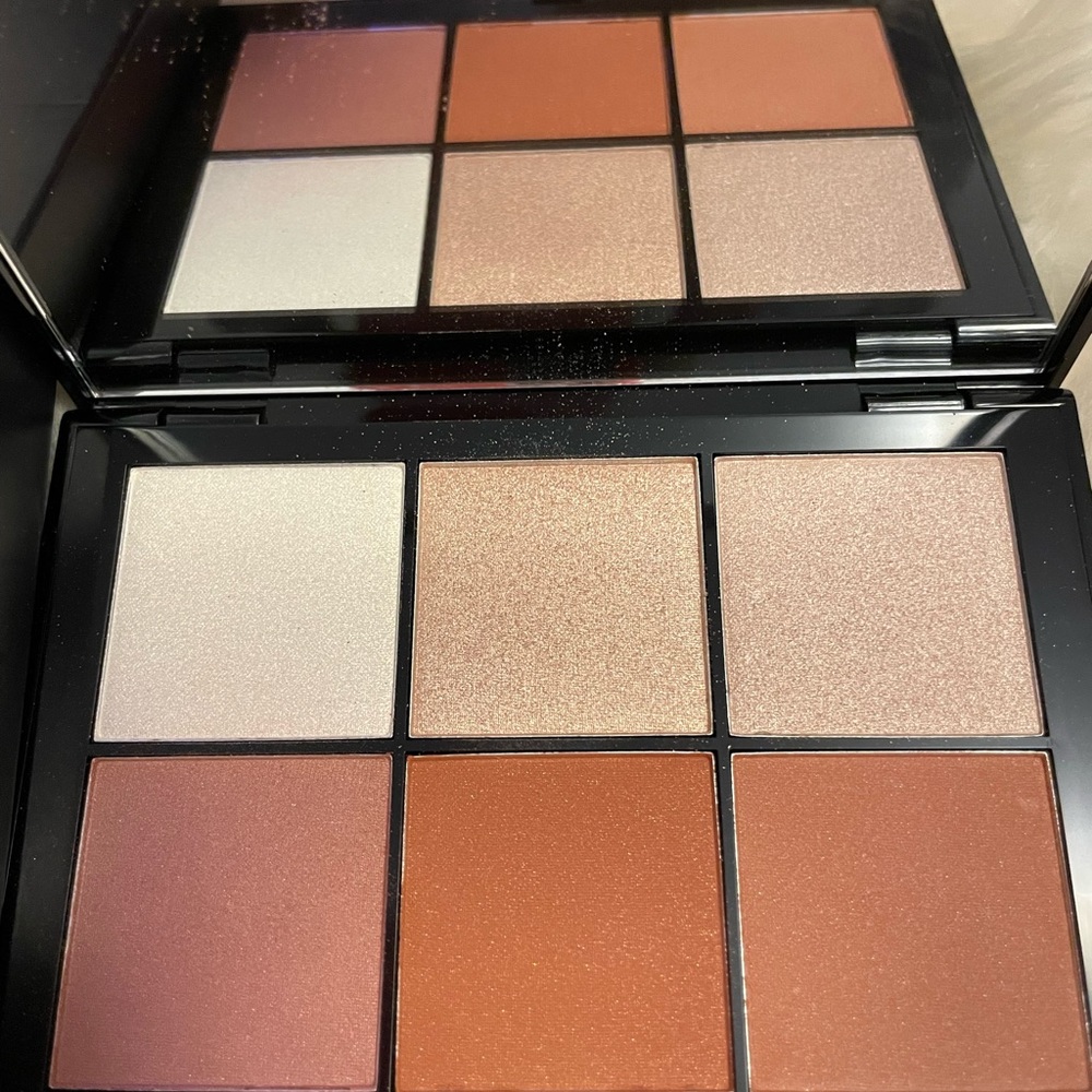 Blush - Picture 2 of 3